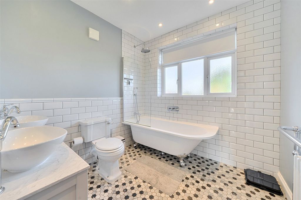 Property photo 2 of 25 Picture No. 60
