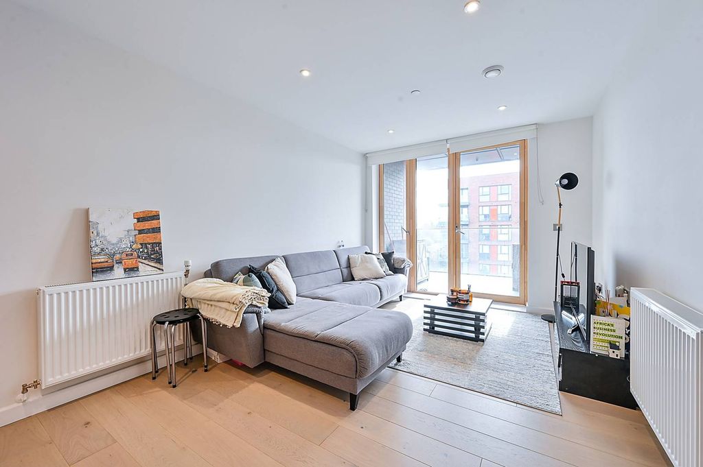 Property photo 1 of 9