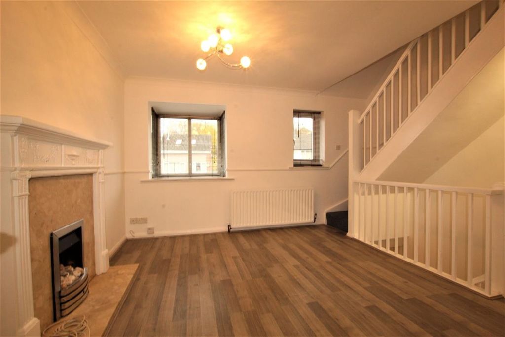 Property photo 3 of 27