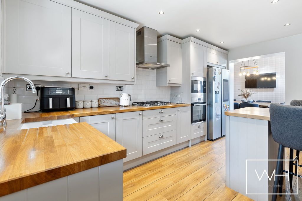 Property photo 3 of 20 9 Farmhill Close, Cusworth 05_297