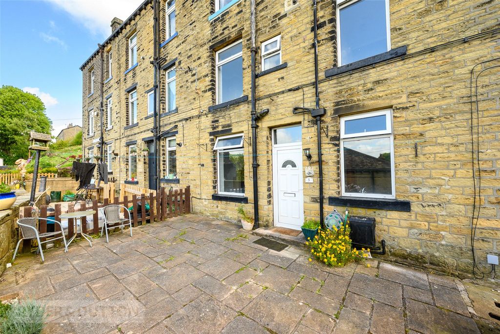 Property photo 1 of 17 Picture No. 01