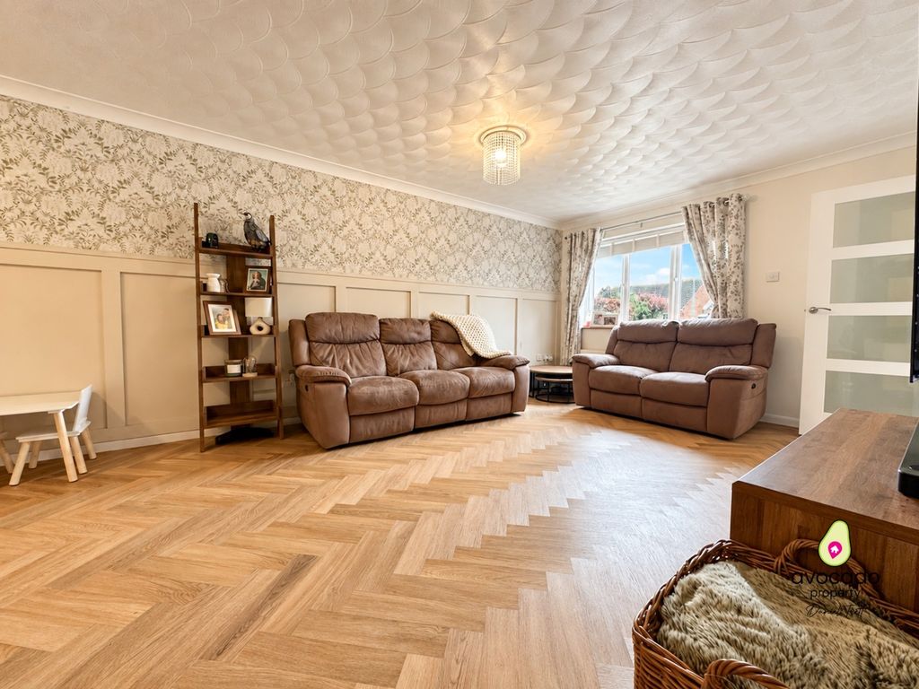 Property photo 3 of 19 5596585