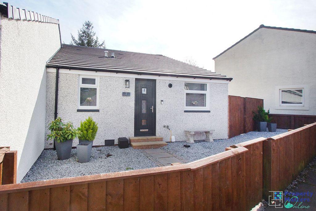 Property photo 1 of 25 3 Bedroom Semi Detached Villa