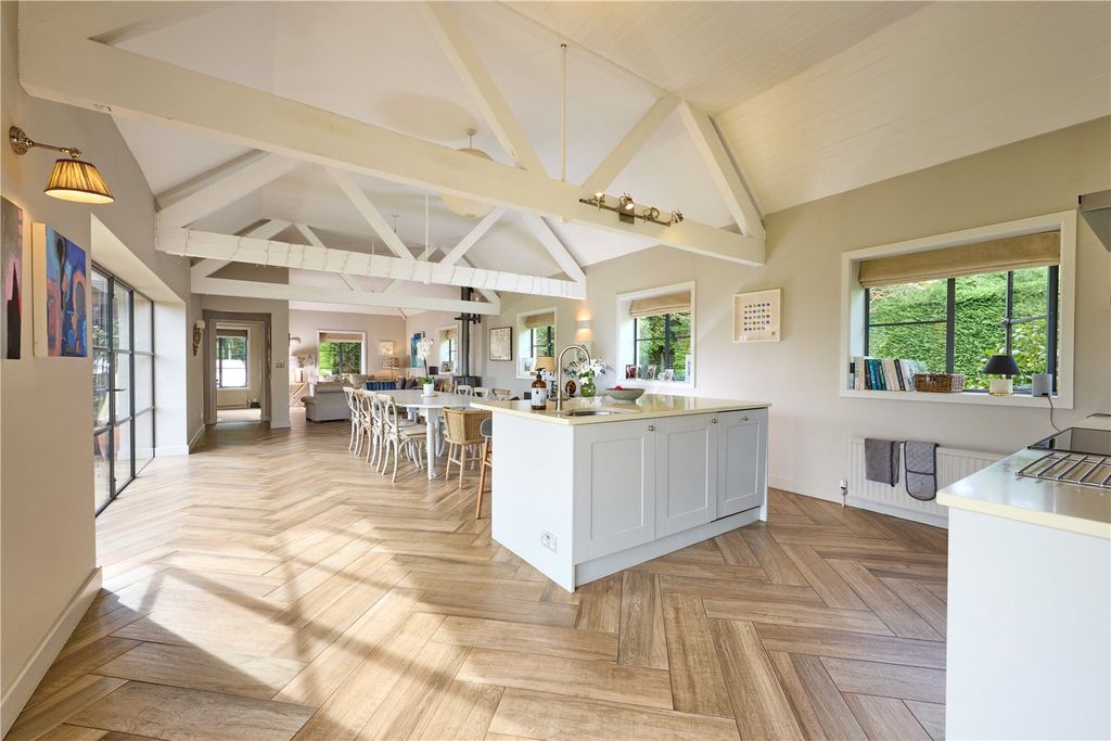 Property photo 3 of 27 Kitchen/Dining Room