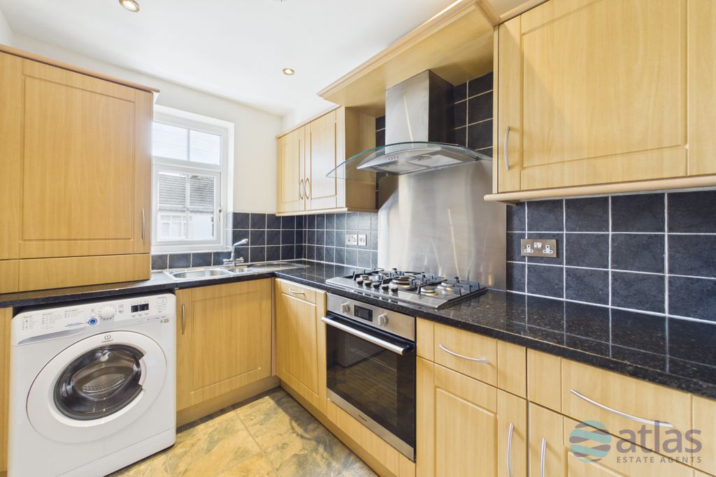 Property photo 3 of 19 Kitchen