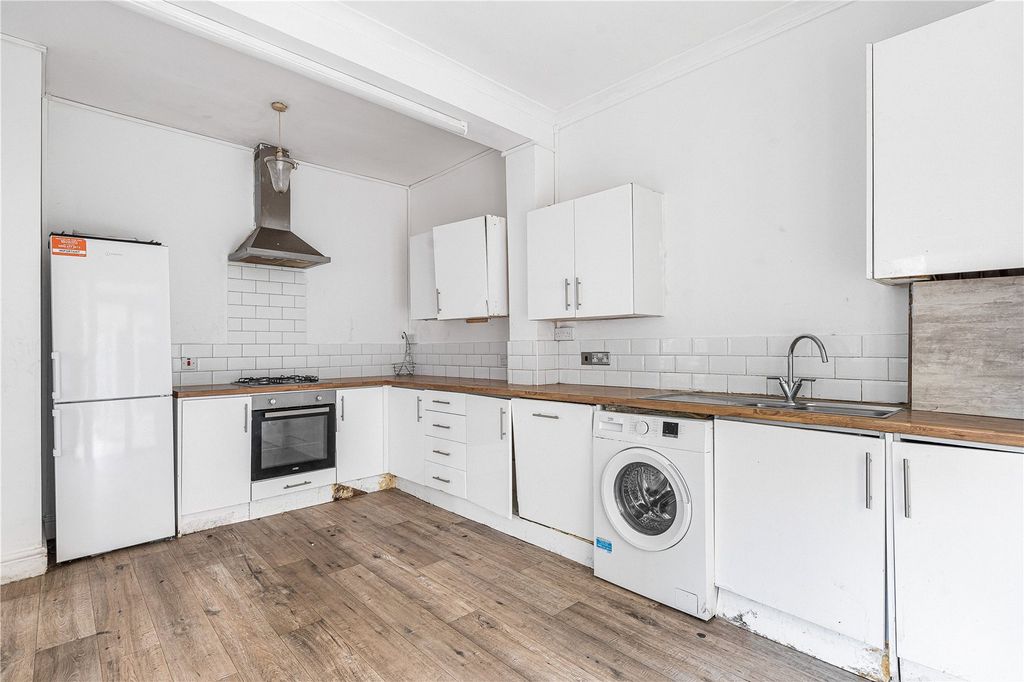 Property photo 2 of 23 Kitchen
