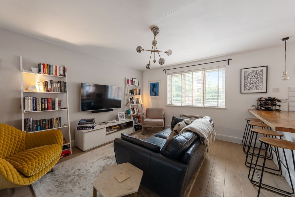Property photo 1 of 12 094A0712