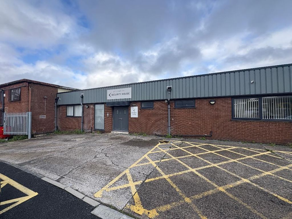 Property photo 1 of 6 Photo 5