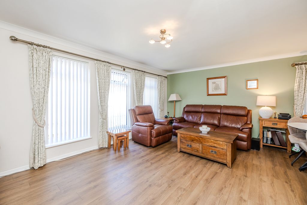 Property photo 3 of 32