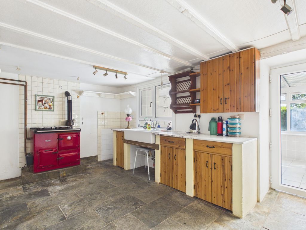 Property photo 2 of 10 Kitchen/Dining Room