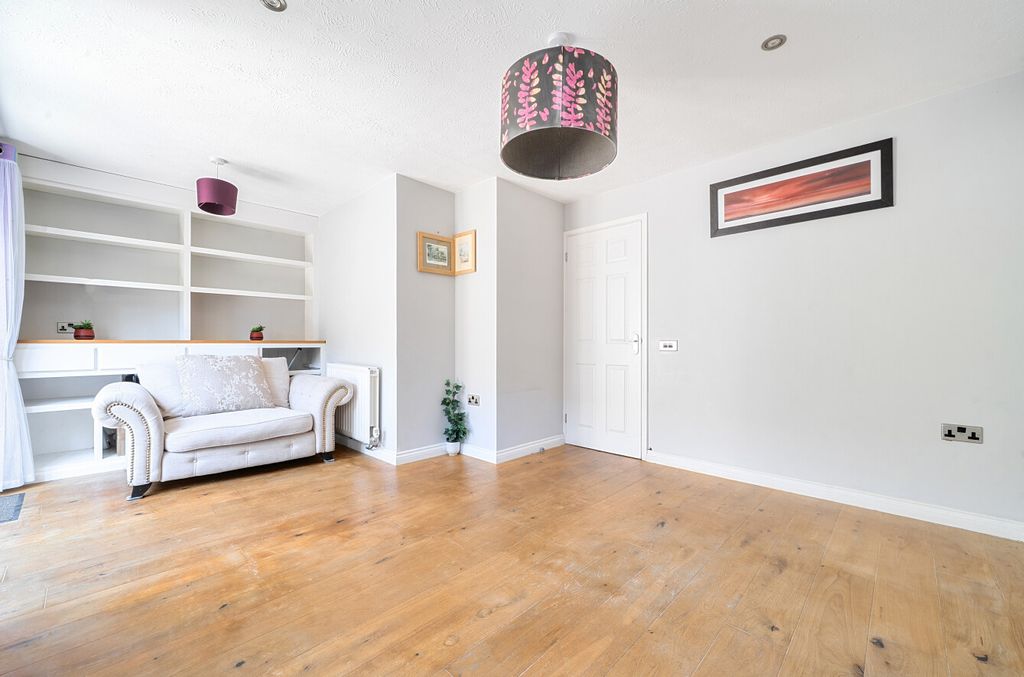 Property photo 2 of 19 1486504-10-6A47Ef...