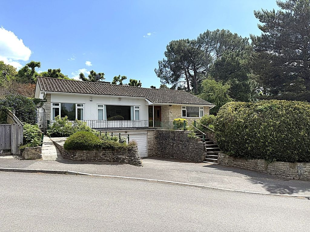 Property photo 1 of 32