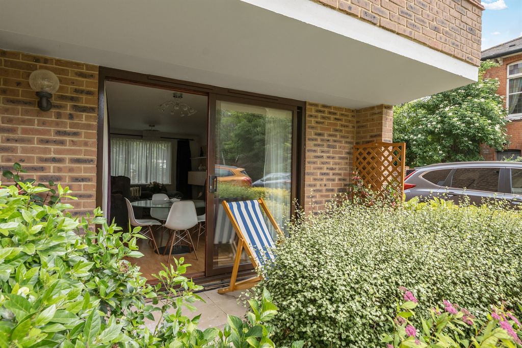 Property photo 2 of 12