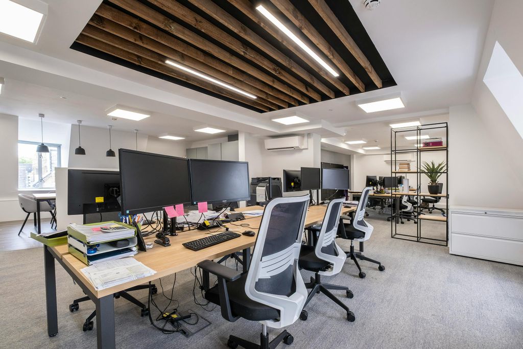 Property photo 1 of 4 Iw040725DL144Rt.Jpg