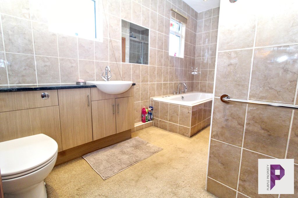 Property photo 3 of 24
