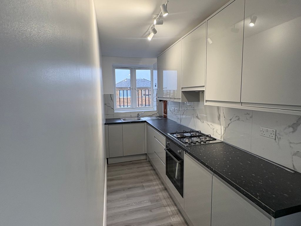 Property photo 2 of 6 Photo 1