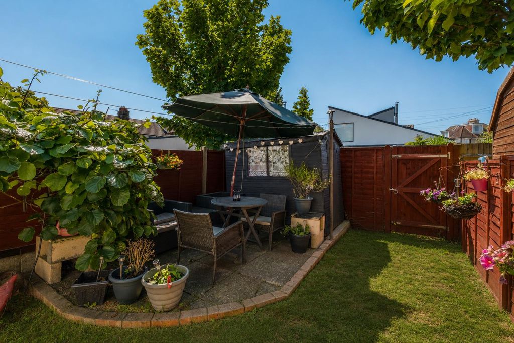 Property photo 2 of 17 Garden 1.Png