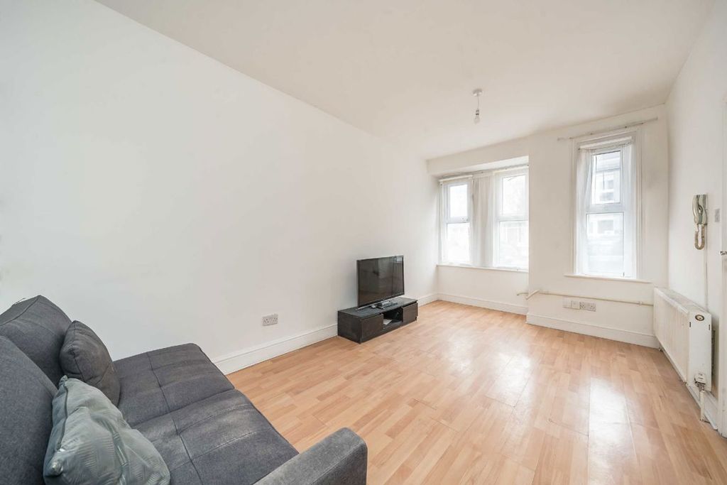 Property photo 2 of 5