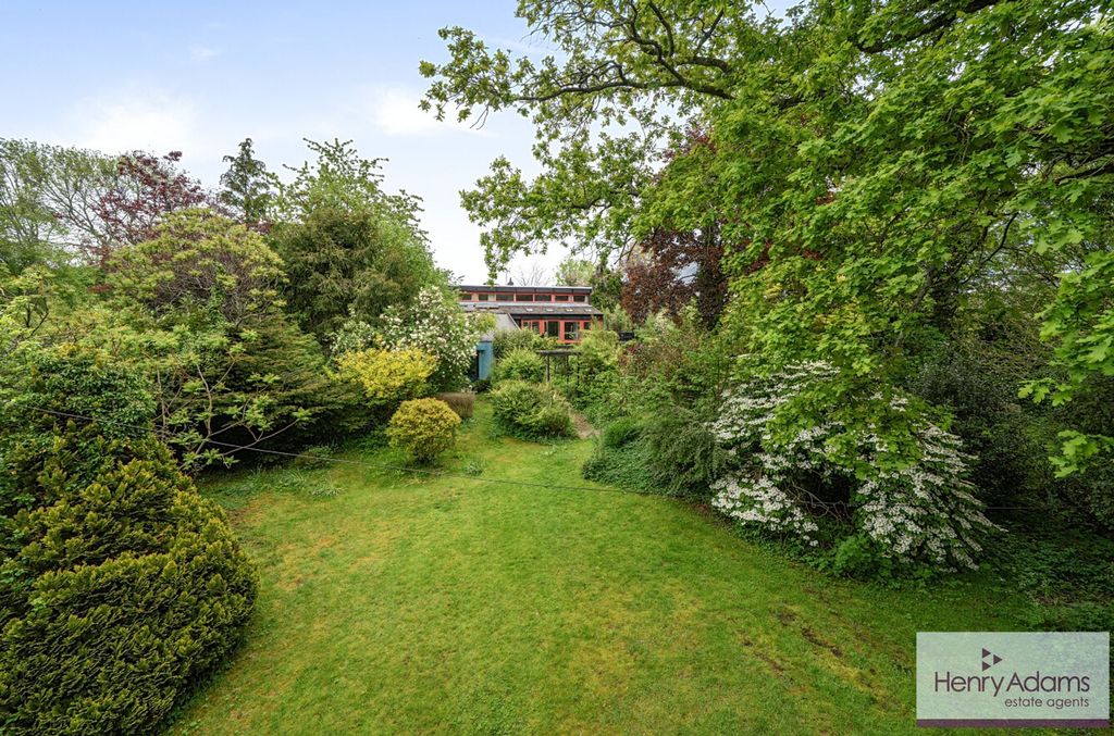 Property photo 2 of 34