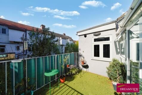 Property photo 3 of 15 85138_Flat_North_End_Road_Golders_Green_London_Nw11_7Sy_3S_Img_03_0000_Max_476x317