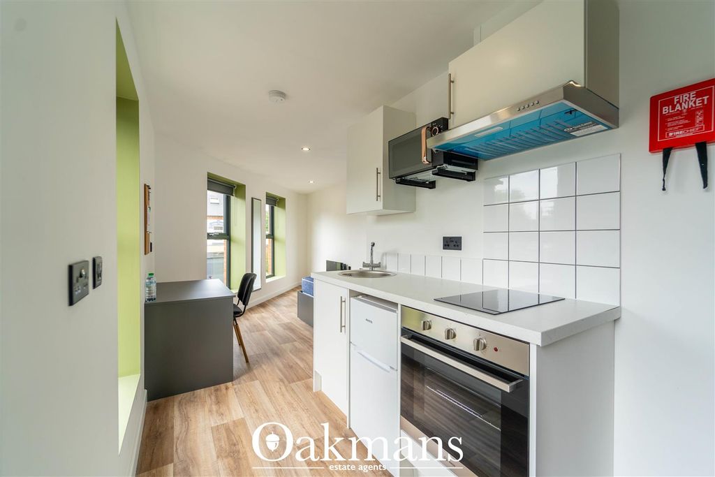 Property photo 2 of 9 Full Studio Green Ki