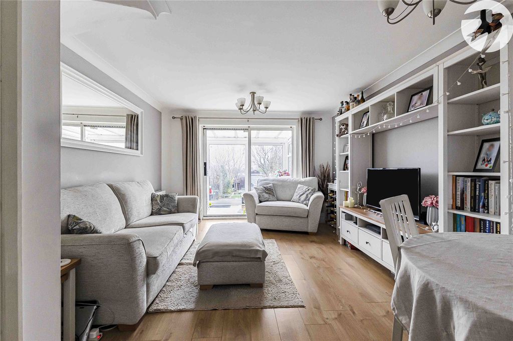 Property photo 2 of 36 Living Room