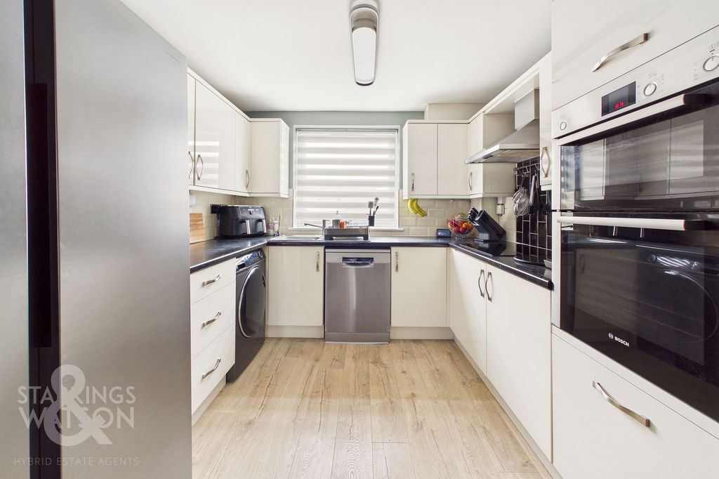 Property photo 3 of 26