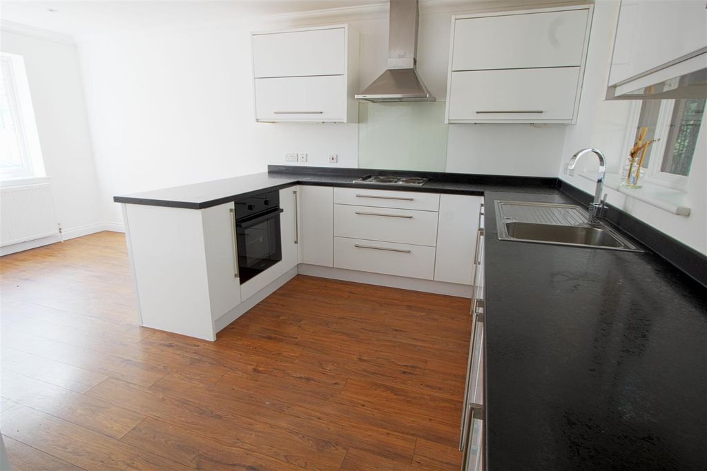 Property photo 3 of 12 Kitchen1.Jpg