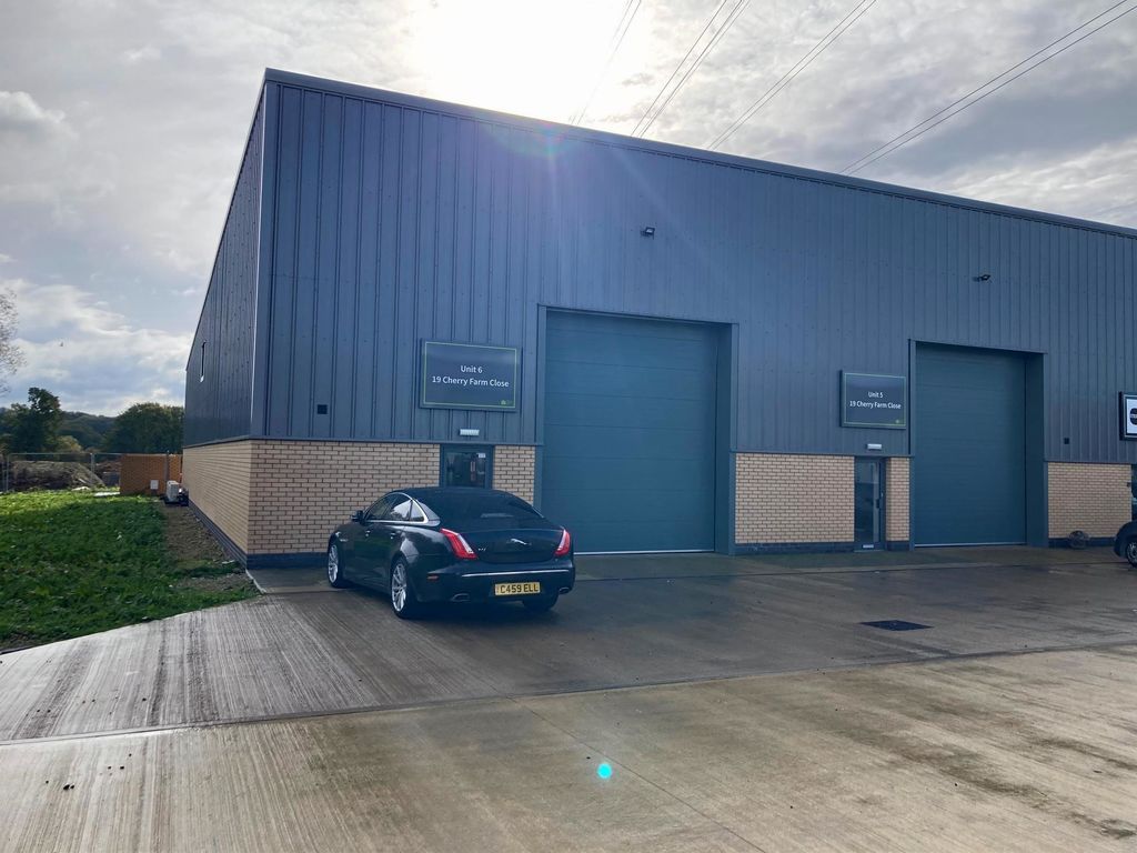 Property photo 1 of 2