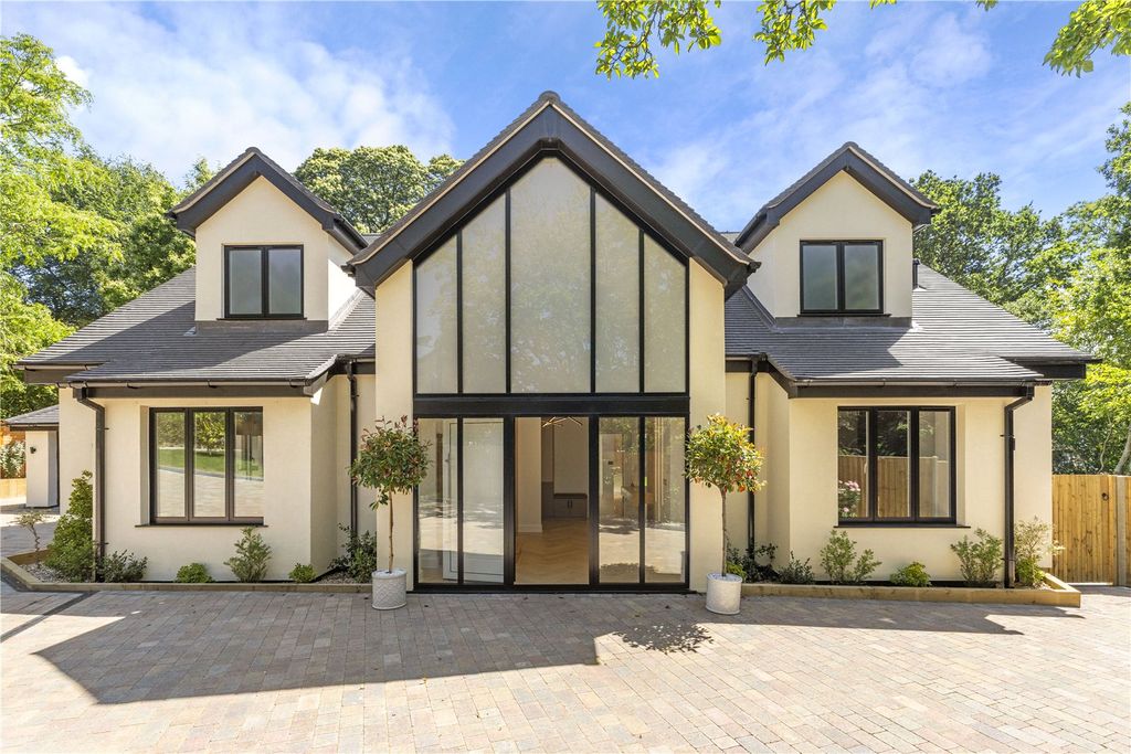 Property photo 1 of 16 Exterior