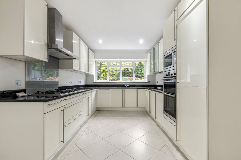 Property photo 3 of 24 Picture No. 26