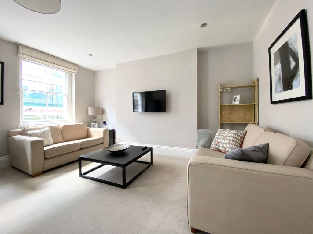Property photo 1 of 13 Reception/Bed 3