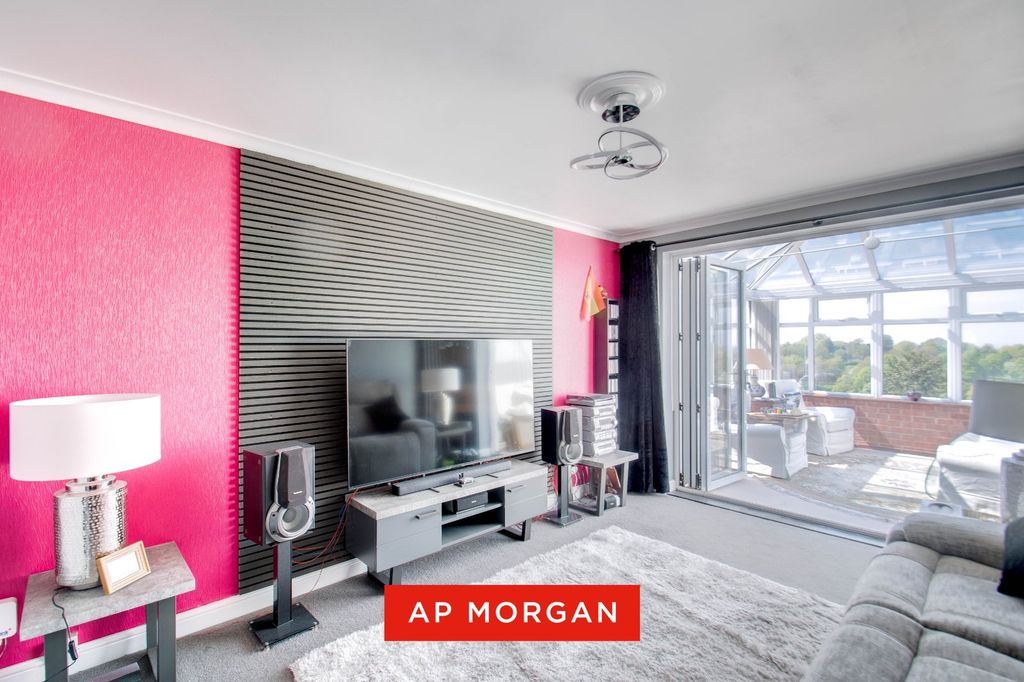 Property photo 2 of 21 Picture No. 10