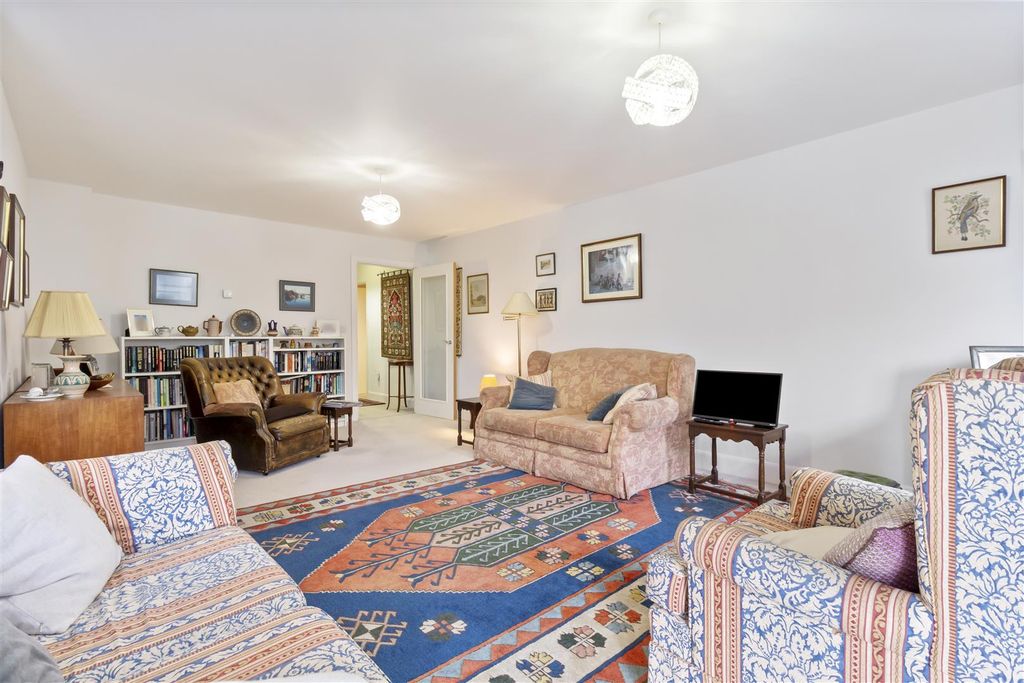 Property photo 3 of 22 12 Wryesdale House-009.Jpg