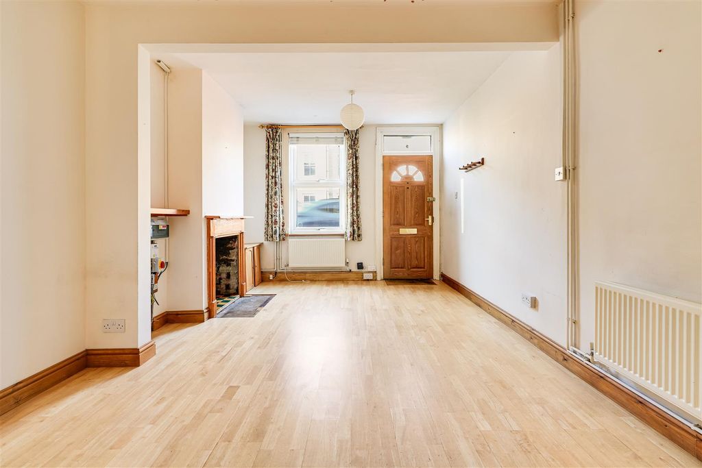 Property photo 3 of 17 Img (7).Jpg