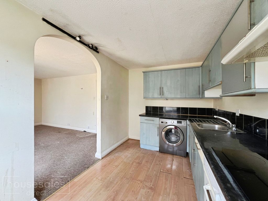 Property photo 3 of 9