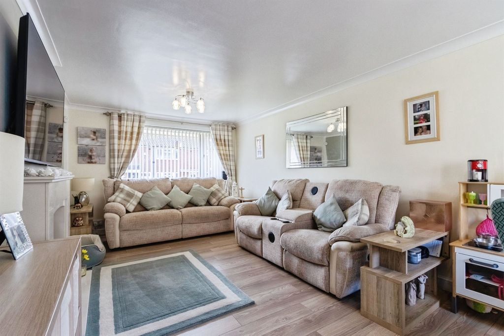 Property photo 3 of 16