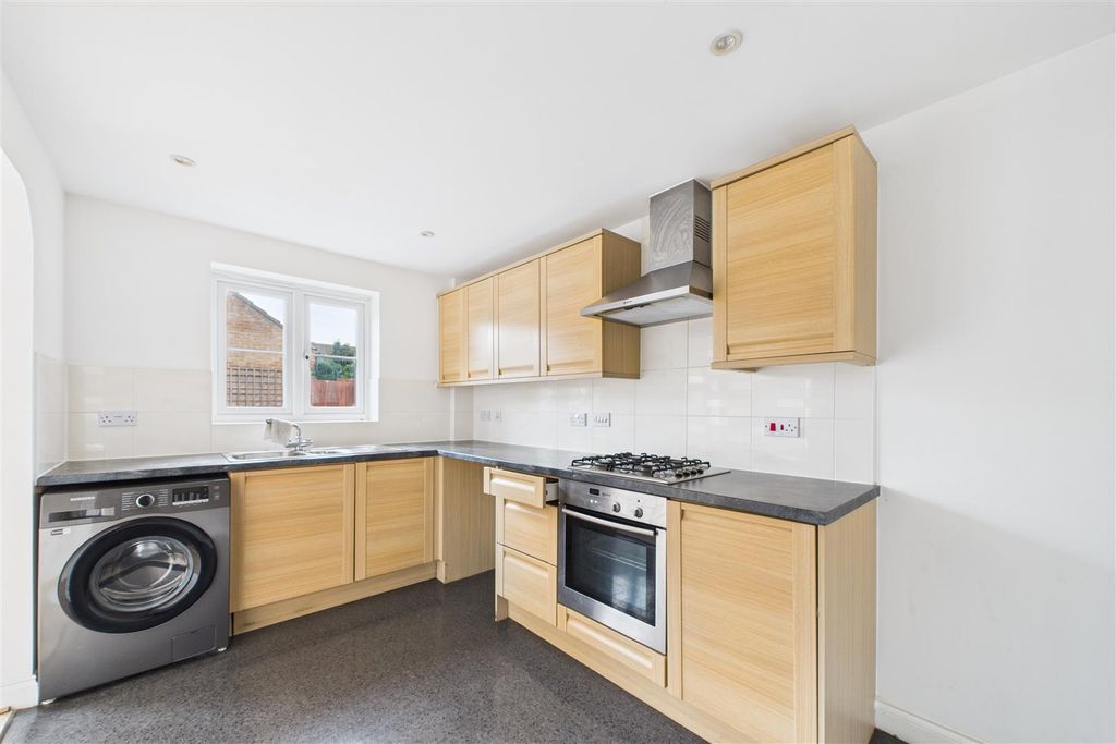 Property photo 2 of 16 Kitchen