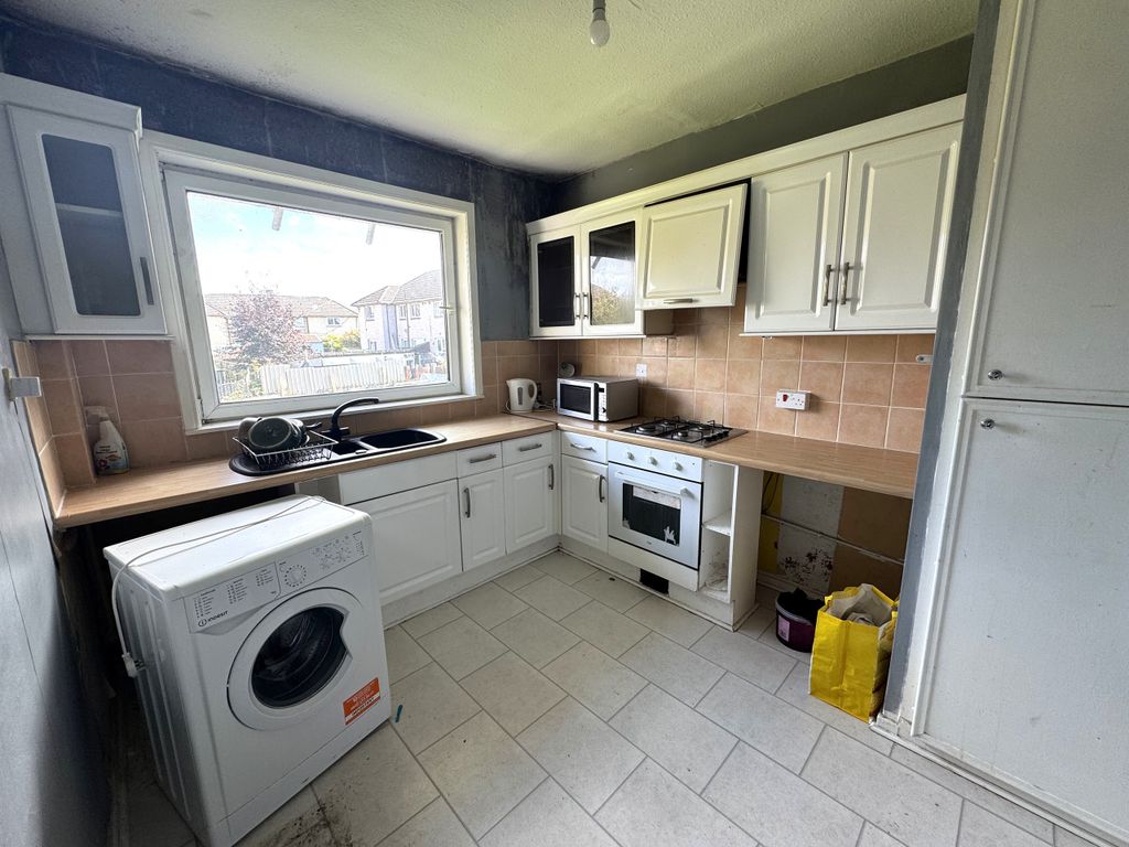 Property photo 3 of 8 3