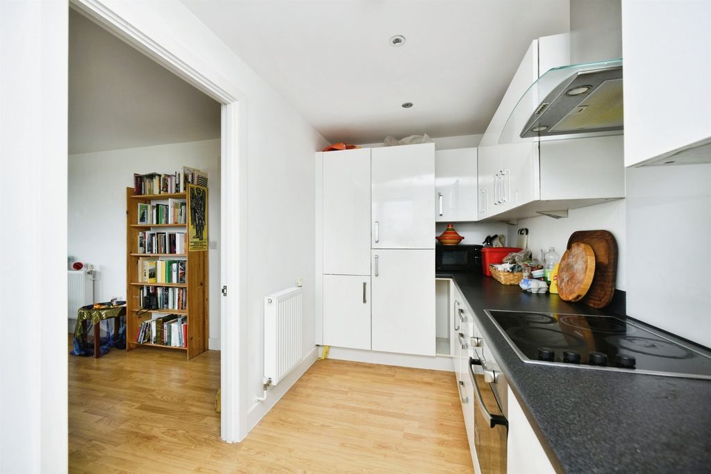 Property photo 3 of 17