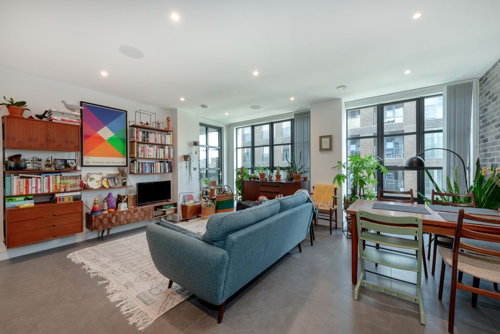 Property photo 3 of 10