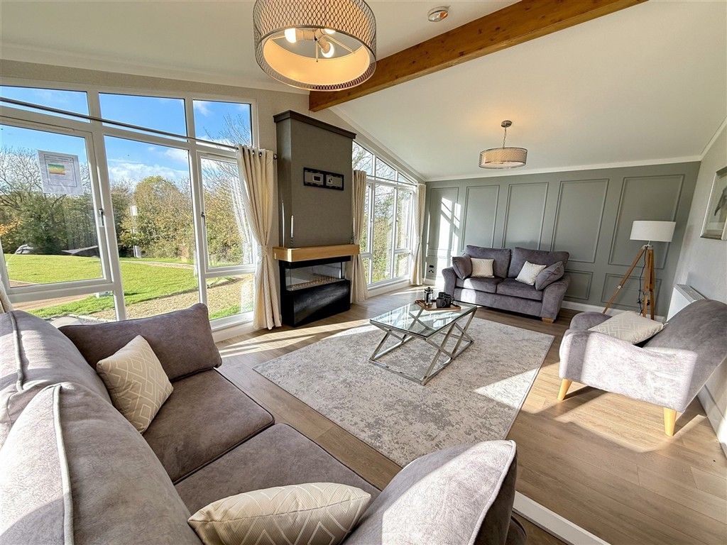 Property photo 1 of 10 Lounge Area