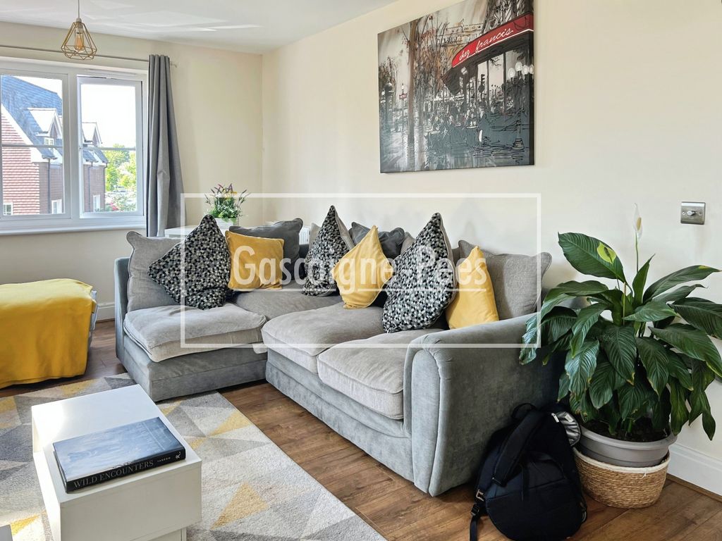 Property photo 3 of 12