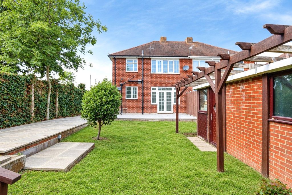Property photo 2 of 22 Picture No. 01