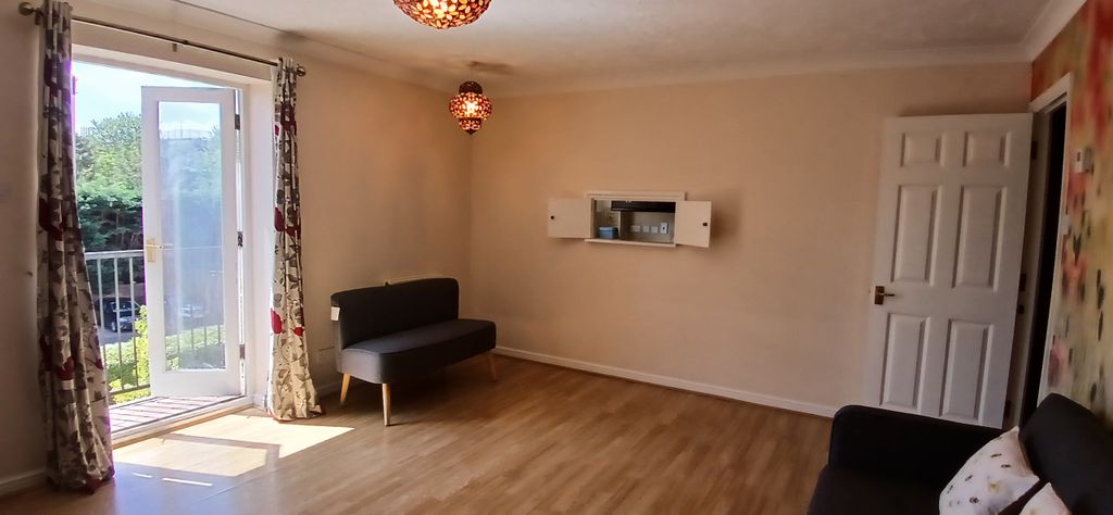 Property photo 2 of 8