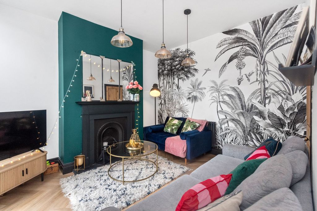 Property photo 3 of 34