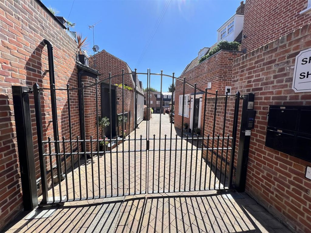 Property photo 2 of 13 Img_1724.Jpg