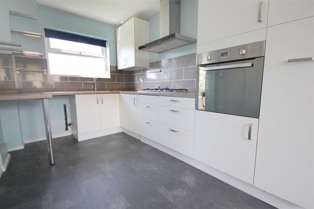 Property photo 1 of 12 Dining Kitchen