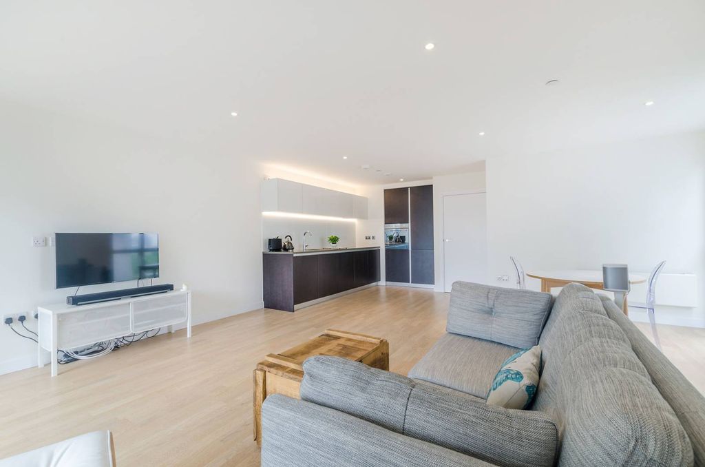 Property photo 2 of 15