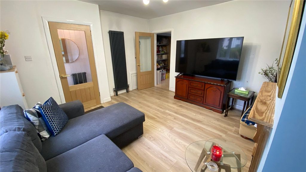 Property photo 3 of 12 Picture No. 13